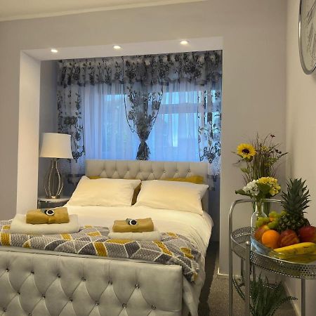 Friern Barnet Apartment Luxe Free Wifi, Free Parking, Free Netflix מראה חיצוני תמונה
