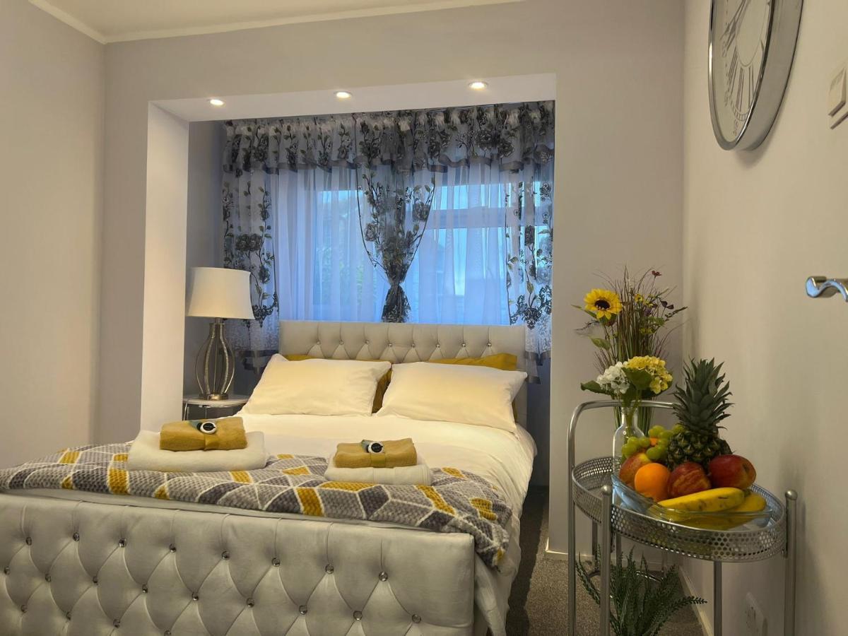 Friern Barnet Apartment Luxe Free Wifi, Free Parking, Free Netflix מראה חיצוני תמונה