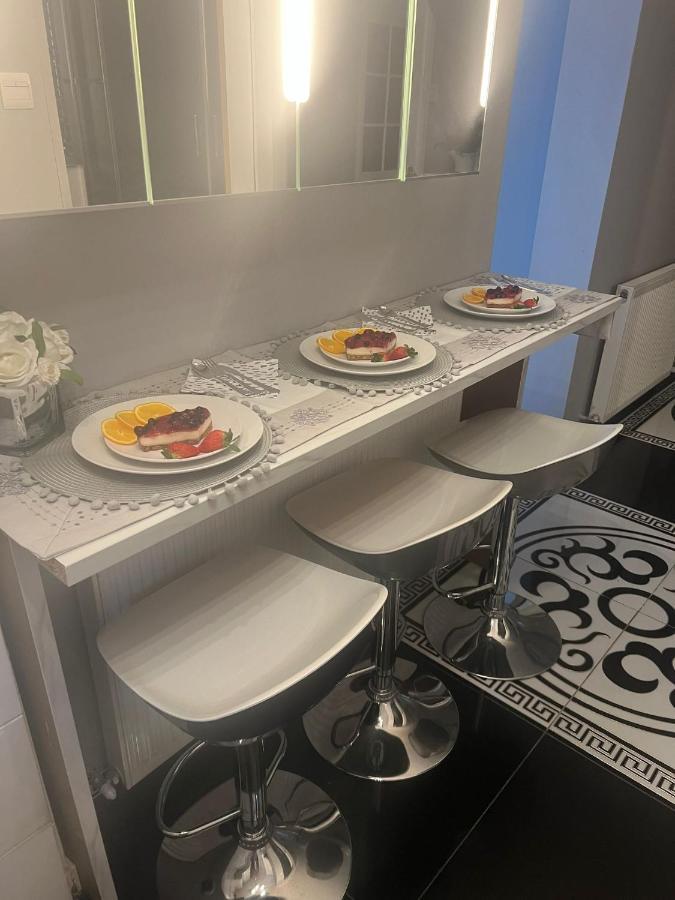 Friern Barnet Apartment Luxe Free Wifi, Free Parking, Free Netflix מראה חיצוני תמונה